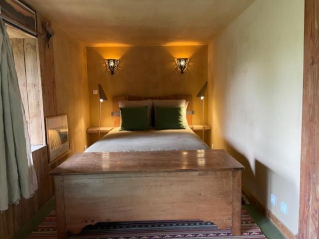 Au Rocher De Combieres Mandailles-Saint-Julien ภายนอก รูปภาพ